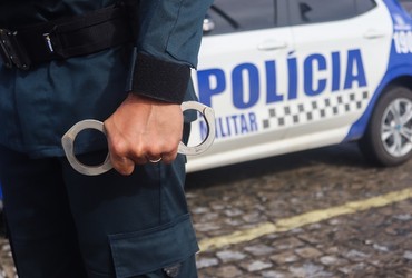 Foragido da Justiça é preso após tentar fugir de abordagem no Bairro São José