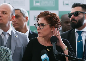STF condena Carla Zambelli a mais de 5 anos de prisão por porte ilegal de arma de fogo