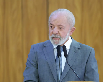 Lula veta aumento de número de parlamentares na Câmara dos Deputados
