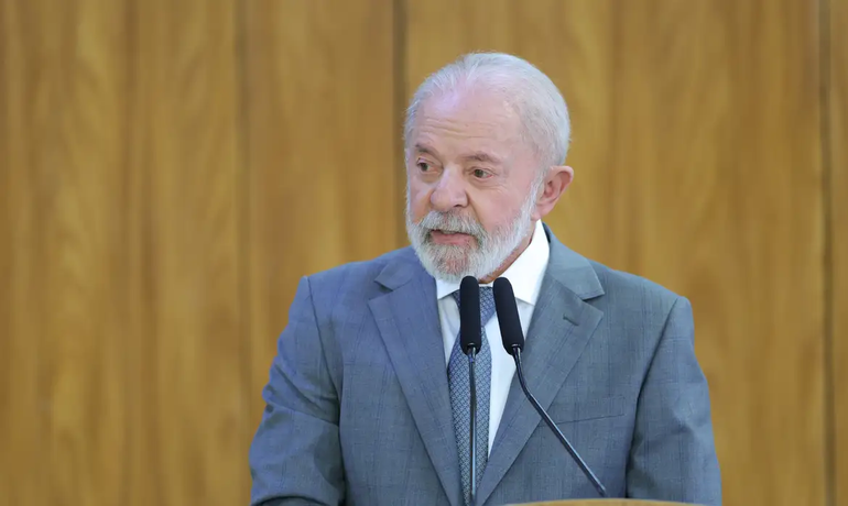 Lula veta aumento de número de parlamentares na Câmara dos Deputados