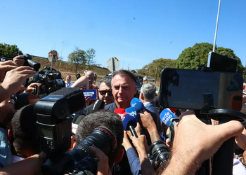 Moraes exige explicações da defesa de Bolsonaro sobre desrespeito a veto de redes sociais