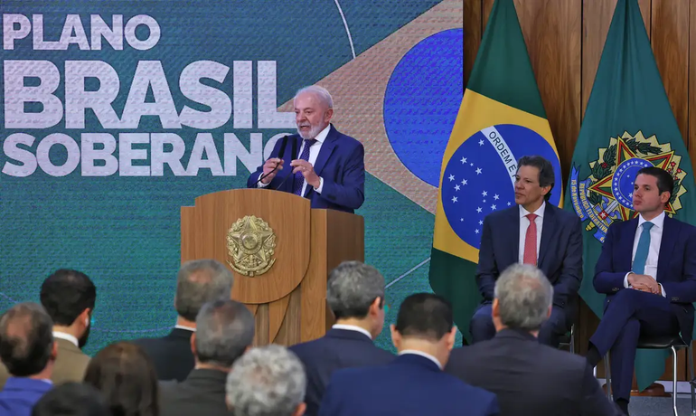 Governo Federal lança pacote de R$ 30 bilhões para apoiar setores produtivos afetados por tarifaço dos EUA