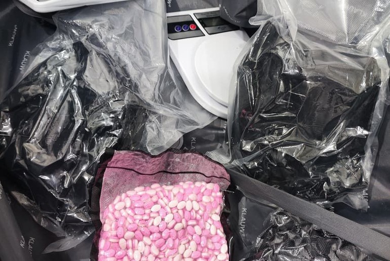 Suspeito de distribuição e reabastecimento de drogas sintéticas em Aracaju é preso