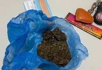 Homem é preso por suspeita de tentativa de feminicídio e tráfico de drogas em Aracaju