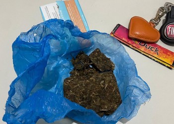 Homem é preso por suspeita de tentativa de feminicídio e tráfico de drogas em Aracaju