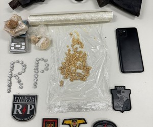 Dupla é presa com arma e drogas no bairro Santa Maria, em Aracaju