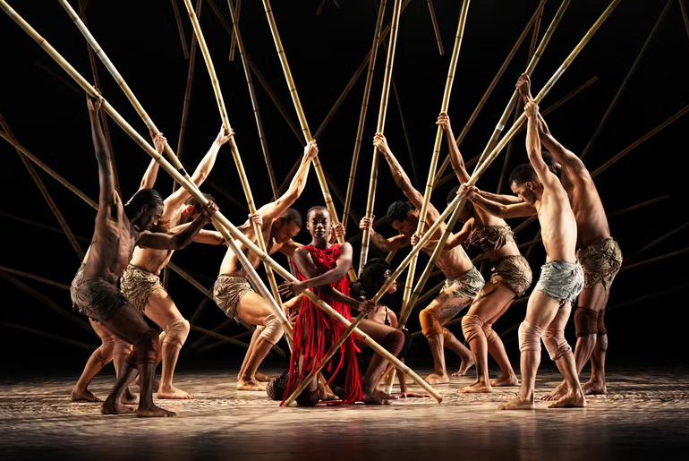 "Sagração" no Teatro Tobias Barreto: quando o ritual vira palco