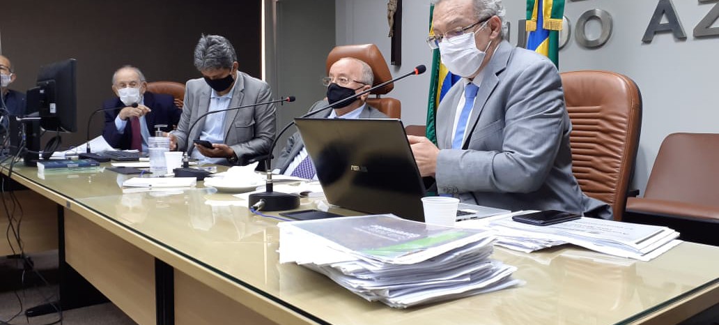 Secretário da Fazenda explica situação fiscal de Sergipe para deputados