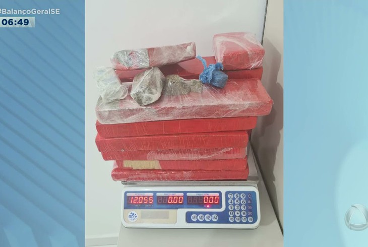 Companheira de traficante é presa no bairro Olaria, em Aracaju