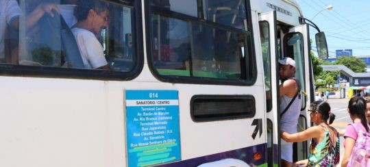 Motoristas controlam catracas de ônibus e cobradores são remanejados para terminais