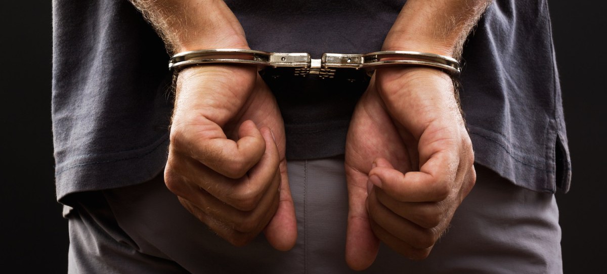 Homem é preso após abuso sexual contra as filhas e ameaça contra toda a família