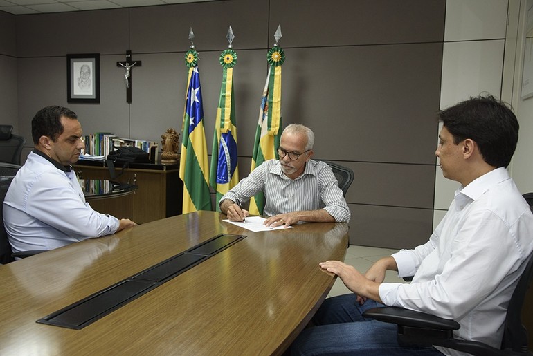 Edvaldo exonera Aristóteles Fernandes da SMTT