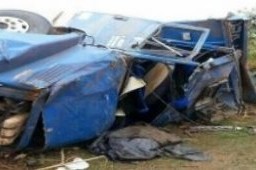 Caminhão tomba em rodovia do sertão sergipano