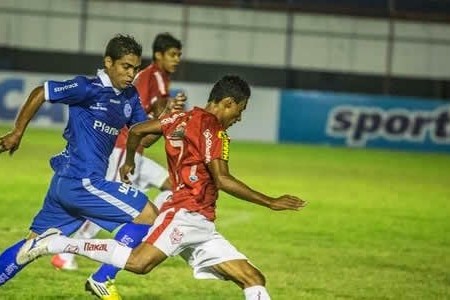 Em clássico sergipano, Sergipe vence Confiança na estreia da Copa do Nordeste