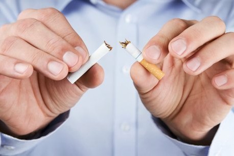 Câmara pode aprovar multa para quem jogar bituca de cigarro na rua