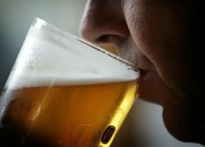 SES emite alerta sobre risco de intoxicação por metanol em bebidas adulteradas