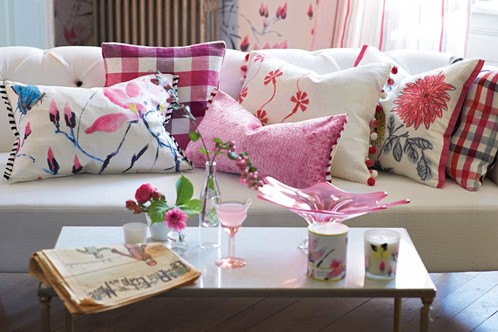 Aprenda a combinar diferentes estampas de almofadas