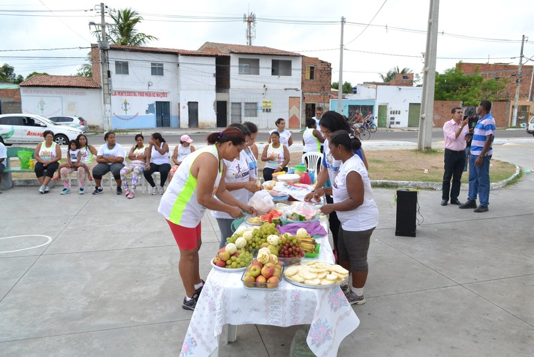 Moradores da Coroa do Meio fazem café da manhã para pedir mais segurança