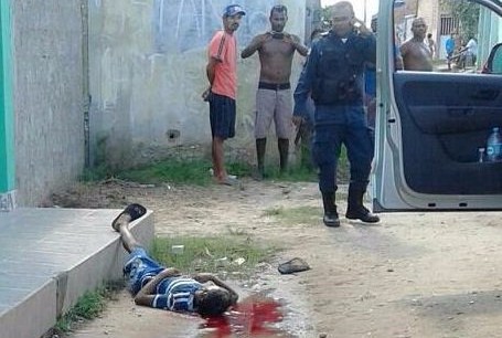 Adolescente de 15 anos conhecido como 'Pepita' é morto a tiros na porta de casa