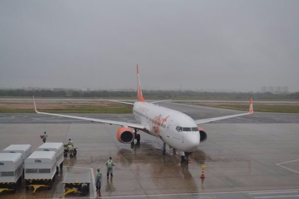 Pássaro entra na turbina de aeronave e causa transtorno no Aeroporto de Aracaju