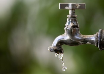 Rompimento de adutora afeta abastecimento em 11 cidades do Sertão de Sergipe