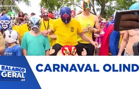 Desfile de super heróis no Alto da Sé marca o carnaval de Olinda