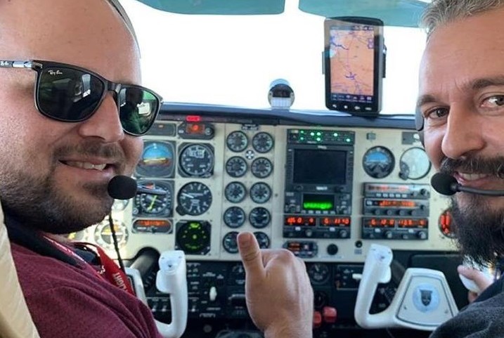 Piloto e copiloto também não sobrevivem ao acidente aéreo