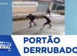 Vândalo derruba portão de residência no Marcos Freire 1, em Nossa Senhora do Socorro