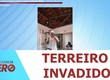 criminosos invadem terreiro de candomblé e destroem peças