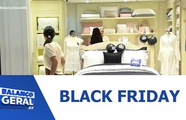 Movimentação intensa durante a Black Friday em um dos Shoppings de Aracaju