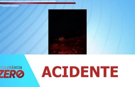 Uma morte e dois feridos em acidente com caminhão carregado de batatas