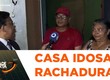 Idosa busca ajuda para reformar sua casa que apresenta diversas rachaduras