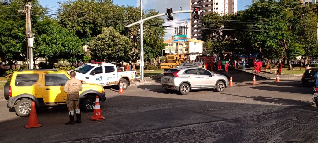 Recapeamento: trânsito em trechos da avenida Adélia Franco está em meia pista