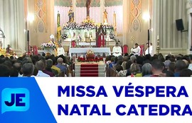 Nesta noite está sendo realizada a tradicional missa da noite de Natal na Catedral Metropolitana