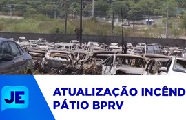 Quase 500 veículos foram queimados no pátio do BPRV; moradores da região ainda sofrem com a situação