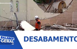 Teto de igreja no Bairro Jardim Centenário desaba