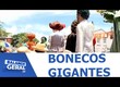 Apoteose dos bonecos gigantes arrasta multidão pelas ladeiras do sítio histórico