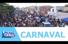 Último dia de carnaval reúne moradores e turistas em um grande cortejo pelas ruas