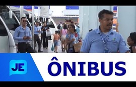 Empresas colocam ônibus extra para atender a demanda dos passageiros