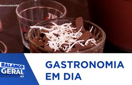 Sobremesa sofisticada "Verrine de Coco com Chocolate".