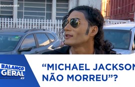 No balançando por aí de hoje Lohan foi atrás de um rei do pop.