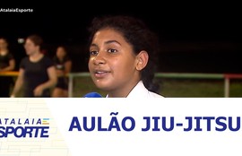 Aulão realizado na Orla de Atalaia em homenagem ao mês da mulher