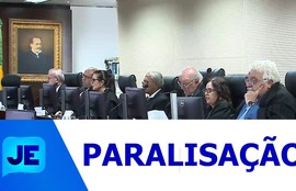 Professores da Rede Pública Estadual de Ensino continuam paralisação