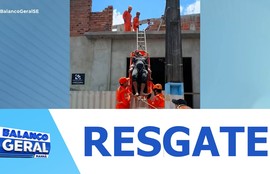 Homem é resgatado por bombeiros após sofrer convulsão em laje de prédio em construção