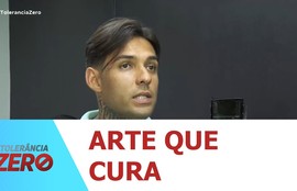 Projeto transforma cicatrizes de mastectomia em arte e autoconfiança
