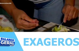 Exageros na alimentação podem resultar em desconfortos como inchaço e sensação de peso