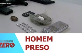 Homem suspeito de homicídio é preso com drogas no Santa Maria