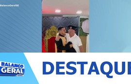 Pai percorre o nordeste vendendo adesivos para custear formação superior dos cinco filhos