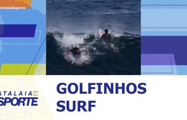 Ítalo Ferreira surfa ao lado de golfinhos na Austrália