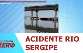 Carro cai no Rio Sergipe no Bairro Industrial após motorista perder controle da direção